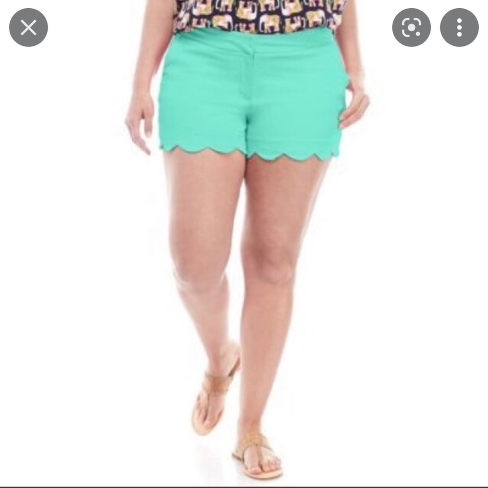 Crown & Ivy Scallop Hem Shorts - Mint. Size 14. New with tags.